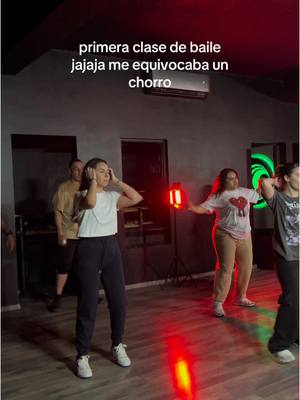 A post by @danygildlp on TikTok caption: Ahí seguirán viendo mi progreso en mis claseees de baile wuju🤪✨ #commercialdance #rabiosa #shakira 