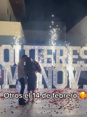A post by @daniuniverse on TikTok caption: #viralvideo #destacame #comedia OTROS EL 14 DE FEBRERO🥰 vs MI COMPA Y YO 😎