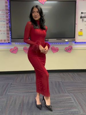 A post by @theashleygreenlee on TikTok caption: outfits of the week as a teacher!! 👩🏽‍🏫🤍 #teacher #teacherlife #teachersoftiktok #teacheroutfit #OOTD #outfit #outfitoftheday #outfitinspiration #outfitideas #outfitcheck #youngteacher #teacherstyle 