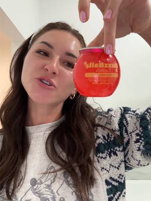 A post by @anna..paull on TikTok caption: how I make my lashes look extra long 😗