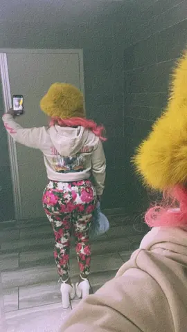 A post by @baddiejoiii on TikTok caption: #CapCut 