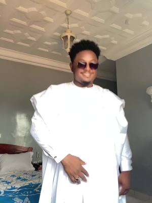 A post by @abbo_bayero on TikTok caption: Je balais 😅