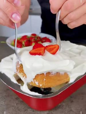 A post by @_kulinar_im on TikTok caption: КЕКС «ТРИ МОЛОКА»🥛🍓🥧 Этот кекс мне напомнил рецепт шоколадного кекса «по-турецки», так же быстро и до безумия вкусно! Ингредиенты: Яйцо 5 шт Соль 1/2 ч л Сахар 200 гр  Масло сливочное 60 гр Мука 300 гр Разрыхлитель 1 ч л Пропитка: Молоко 160 мл Сливки 20% 300 мл Сгущёнка 300 мл Крем: Сливки 33% 350 мл Сахарная пудра 50 гр  Рецепт: Яйца взбиваем с сахаром и солью до пены. Добавляем растопленное масло, муку и разрыхлитель. Муку и разрыхлитель вмешиваем аккуратно, медленно, чтобы тесто не «упало». Выпекаем в смазанной маслом форме 40-45 минут на 180* верх-низ. Готовый кекс прокалываем вилкой или шпажкой по всему периметру, если получилась выпуклая шапка, подрезаем ее и заливаем горячий кекс молочной пропиткой: для этого нужно смешать молоко, сгущёнку и сливки 20%. Кекс, как губка, впитает всю молочную массу, вливать лучше по чуть-чуть. Когда все молоко хорошо впитается, смазываем кекс сливочным кремом: холодные сливки нужно взбить с сахарной пудрой. Затем кекс лучше убрать в холодильник на час-два, для пропитки, а потом можно подавать к столу. Уверен - вы будете в восторге!🤗   Buon Appetito🤗😋🚀 . . . . . . . #готовимдома #едарецепт #кчаю #пирог #кекс #выпечка 
