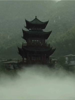 A post by @juleko_o on TikTok caption: 中国村庄里的雨和雾 #china #fyp 