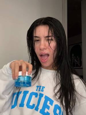 A post by @ferchugimenez on TikTok caption: #neutrogenapartner my skin needed this so bad!! @Neutrogena #juicyskin 