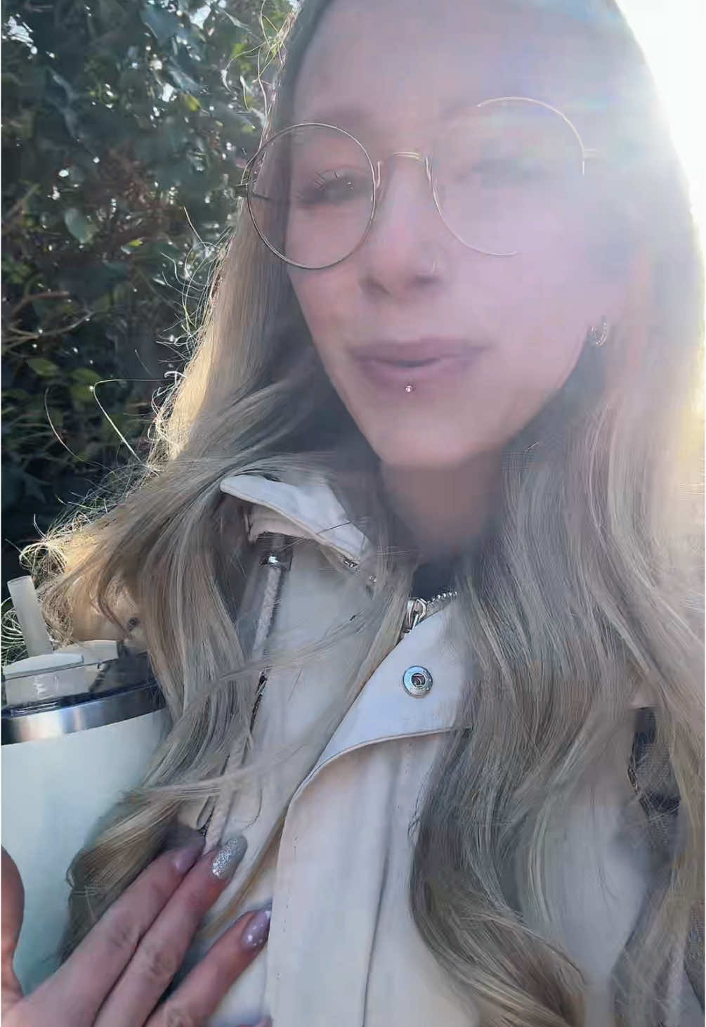 A post by @samiiiiiraaaaaa on TikTok caption: 🫶🏻☀️