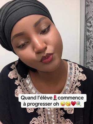 A post by @riamsomrbah11 on TikTok caption: 💄♥️😜