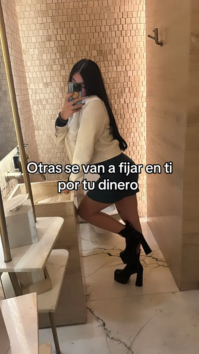 A post by @arii_klaus on TikTok caption: #humor #tik_tok #relationship #fypp #toxica 