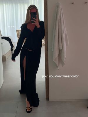 A post by @samanthariehl on TikTok caption: #clothes #personalstyle 