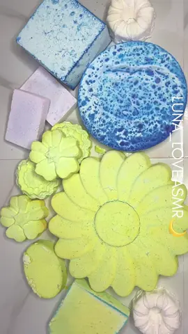 A post by @luna_loveasmr on TikTok caption: 🌼🦋🌱 #fvoyt #lunachalk #chalktok #gymchalk #asmrtiktoks #chalkart #softgymchalk #crunchyasmr #oddlysatisfying #anxietyrelief #chalkreforms #dustyasmr NO EDITS OR REPOSTS!