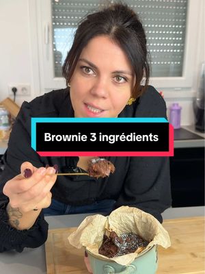 A post by @jimmy_laura_astuces on TikTok caption: Brownie sain et gourmand sans sucres ajoutés et sans matière grasse 🍫🍌 #astuce #apprendresurtiktok #pourtoi