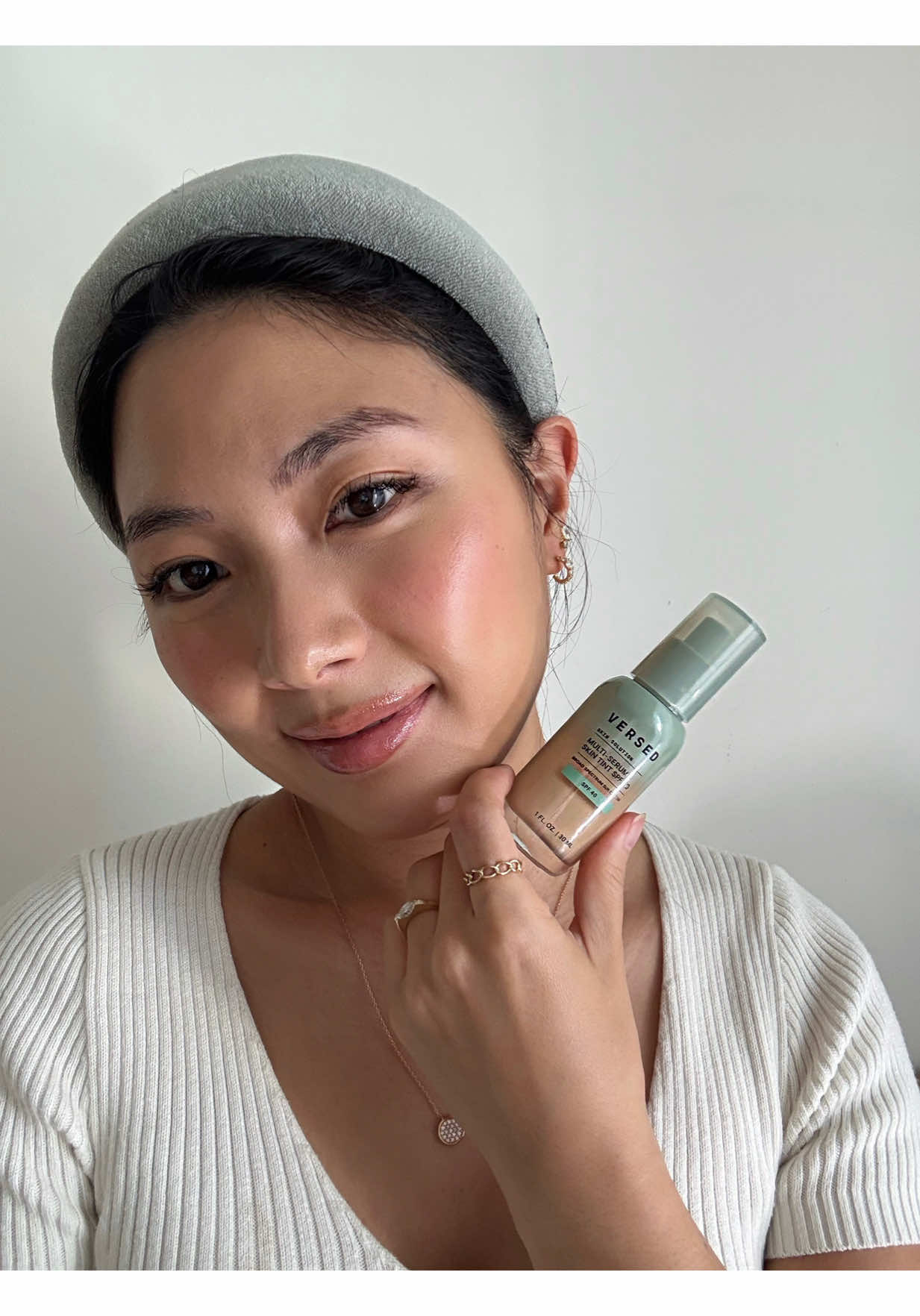 A post by @lovemicorazon on TikTok caption: A daily makeup that’s good for your skin🤎 @Versed Skin #skincaremakeup #dailymakeup #nomakeupmakeup 
