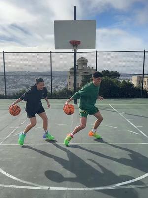 A post by @rubenrg_4 on TikTok caption: VUELVE ANNA? 😳🖤 @Anna Fornells  #baloncesto #fyp #basketball 