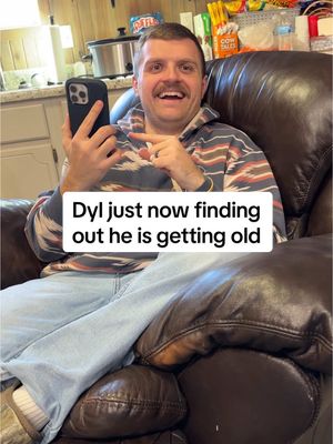 A post by @shelbanddyl on TikTok caption: I can’t believe he just now found out he could do this 🤣 #shelbanddyl #gettingold #boomer #couples #relationships 