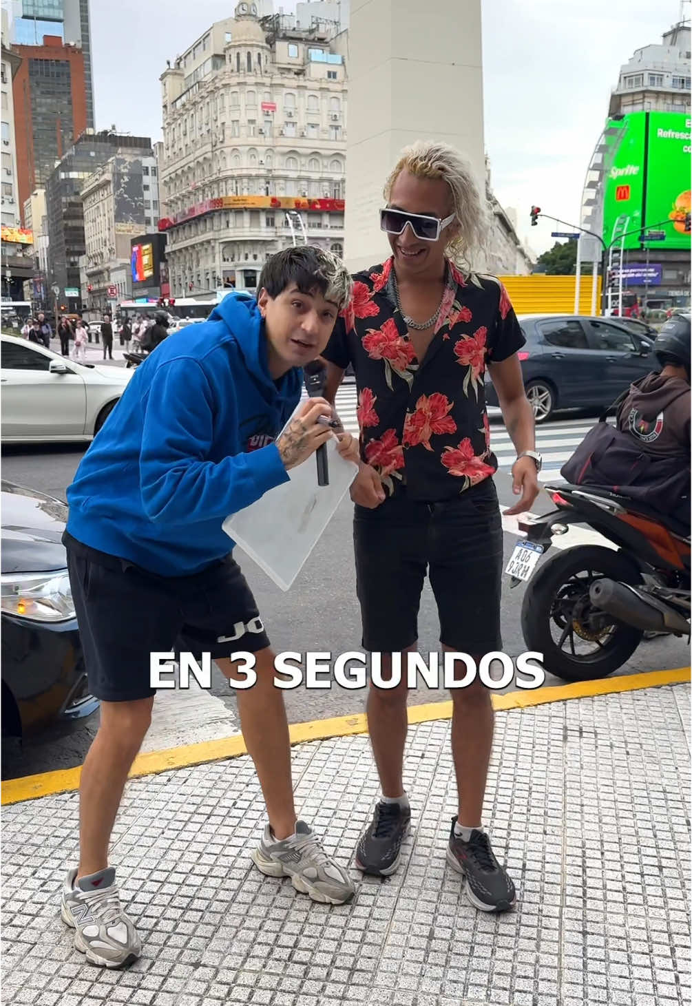 A post by @valentinvera01 on TikTok caption: Lo que dibujes te lo compro @elubermanija #parati 