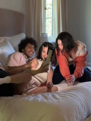 A post by @itsbennyblanco on TikTok caption: 📱📷