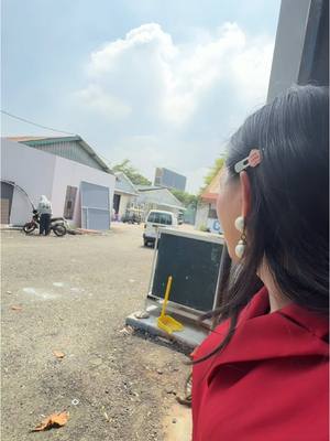 A post by @norinpham_m4 on TikTok caption: Lần đầu nhìn thấy xe campuchia #norinpham #tptnetwork 