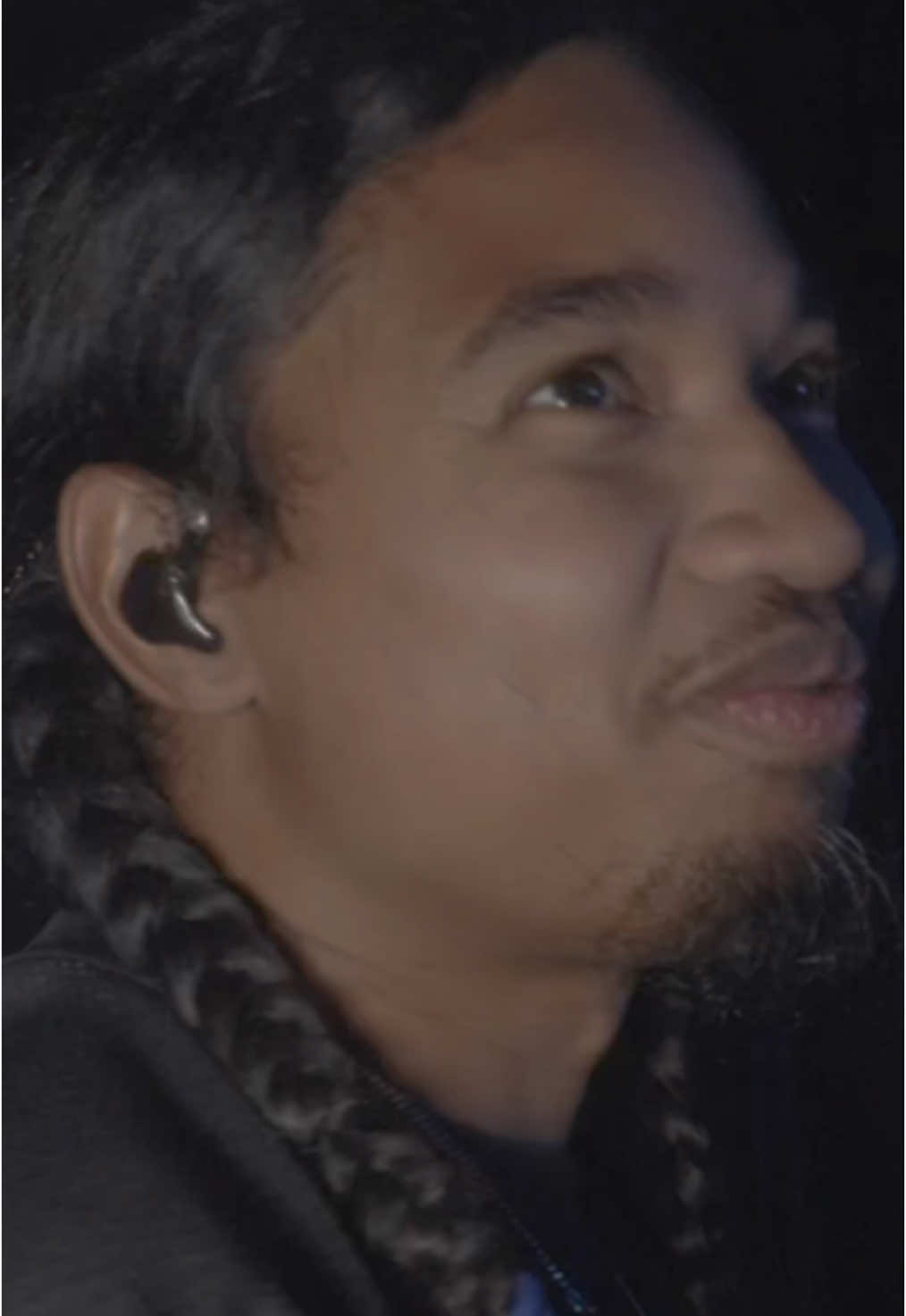 A post by @jyeuhair on TikTok caption: 🚐 RECAP TOUR part 1  Merci Bruxelles, Tourcoing, Rouen, Cherbourg et Paris! #behindthescene #backstage #jyeuhair #Rap #Ontour 