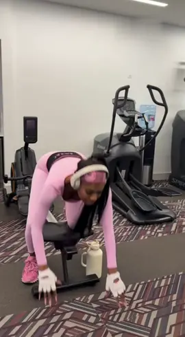 A post by @leitkdtinxv on TikTok caption: Sweet Sweat Ab Trainer for Women and Men - Sweat Band Waist Trainer Belt for High Intensity Training and Gym Workouts, 5 Adjustable Sizes - Black/Pink
