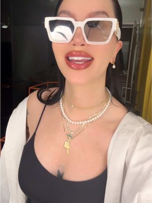 A post by @dafinazeqirigjergji on TikTok caption: 🤍😋