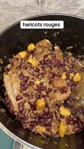 A post by @gnamadiaby1 on TikTok caption: haricots rouges #cuisineguineenne #affairagetv 