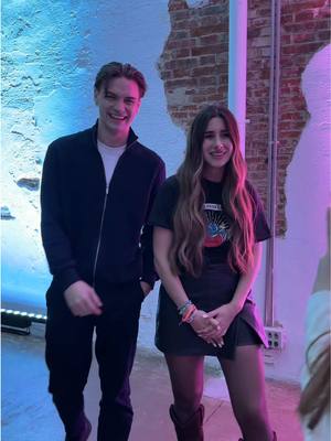 A post by @gabrieloxguevaraa on TikTok caption: Sorprendiendo a mi Mercedes 🌹📖