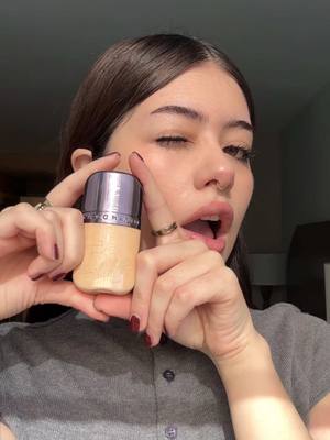 A post by @dannespinoo on TikTok caption: amigas ustedes piden yo pruebo… y ahora me tocó hacer review la nueva base de @urban decay <3 #UDFaceBond #UrbanDecayMx #Makeup #publicidad 