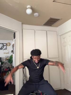 A post by @1700hund on TikTok caption: You got me trippin🕺🏾😭