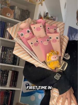 A post by @katliente on TikTok caption: i figured 2 flowers were enough xD @Lawrence Xu #katliente #contenttips #gaming #ValentinesDay 