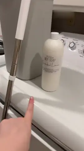 A post by @leitkdtinxv on TikTok caption: Mop soap!! Smells amazing for days!! #phoneaccessories 