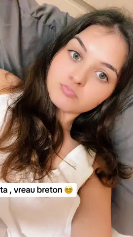 A post by @piri_m_ on TikTok caption: #bangs #romania #fyp 