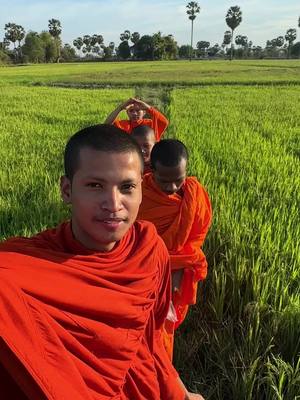 A post by @mrrprummut on TikTok caption: វាលស្រែប្រាំង🌾🍃😩#រដូវខ្យល់បក់ផ្ការីកស្រស់បំព្រង🌷💞 #សុំ❤️ម្នាក់មួយមកok🙏❤️❤️ #ស្រលាញ់អត់🥰🤟 #កូនអ្នកកំពង់ឆ្នាំង #សូមអធ្យាស្រ័យផងបើមានការខុសឆ្គង #foryou #my 