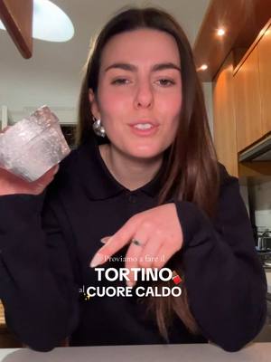 A post by @pamelapaolini on TikTok caption: Tortino al cuore caldo 🍫