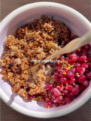 A post by @glowwithella on TikTok caption: Meal Shortcuts 🧑‍🍳(low histamine edition) 🫚Ginger Digestion Cubes  🥣Crunchy Caramel Buckwheat Granola  🍜Savory Flavor Bombs  🥔Gut Healthy Crispy Potatoes  🍦Coconut Protein Ice Cream  Get all the recipes by subscribing to my substack (first link in bio!) & they’ll get sent to your inbox on Sunday 💌 Love ya! 