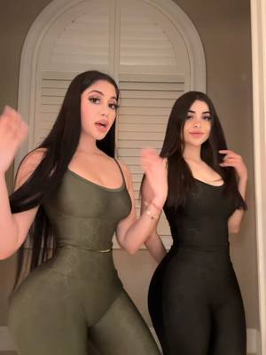 A post by @jailyneojeda on TikTok caption: Dos muñecas 🥰 #snatchedbyjailyne  @Alina Rose 