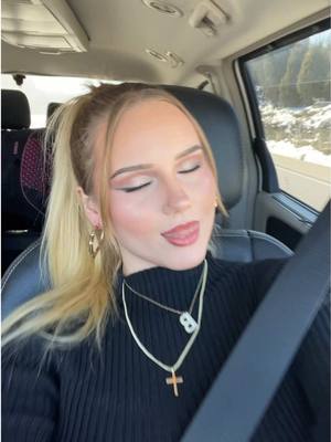 A post by @breedutkiewicz on TikTok caption: #makeuptransition #makeup 