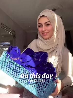 A post by @blinkaria on TikTok caption: Packing orders on live with you throwback #blinkaria #ukcontentcreator #makeup #beauty #sorma #blinkariakohl 