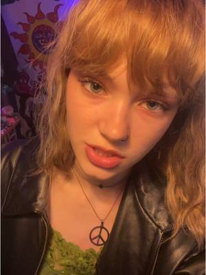 A post by @ella.wier6 on TikTok caption: i’ve spent the past 3 days binge watching yellowjacket’s and just WOWWWWWWWW