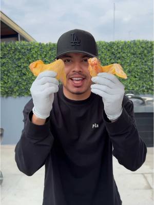 A post by @pakoyaso_ on TikTok caption: ¡Como preparar alitas al carbón de mango habanero! #pakoyaso 
