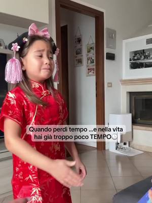 A post by @nenenicoo on TikTok caption: Passiamo troppo tempo a sprecare tempo ….. beh ha ragione 😂😂 #time #daughter #play #🤣🤣🤣 