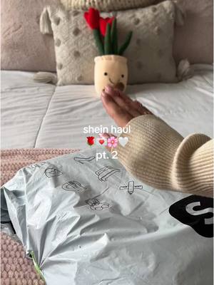 A post by @lizamarie_ on TikTok caption: the sounds and beauty things 💌🌸🌹 #asmr #shein #sheinhaul #sheincares #sheingals #sheingiving #sheinbigsale #asmrsounds #asmrvideo #asmrtiktoks #haultok #beauty 