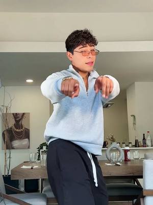 A post by @_shickoo_ on TikTok caption: Adivinen quien me habló 