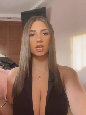 A post by @_juliiaaa_14 on TikTok