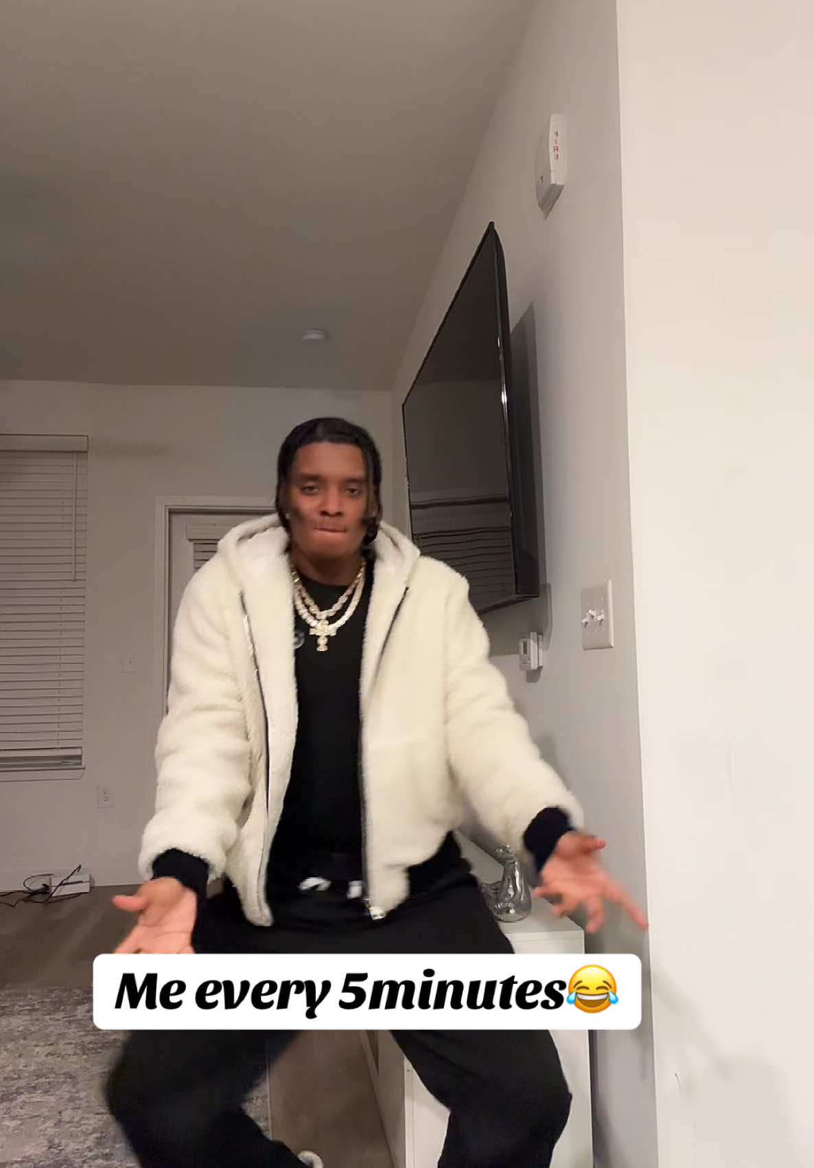 A post by @glo.twinz1738 on TikTok caption: #fyp 