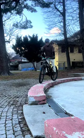 A post by @nick_casella18 on TikTok caption: Not clean but I’m happy anyway😜 #enjoytheride #onealriders #onealracing #bike #biketrial #streettrial #trial #mtb #brave7 #akaso #teamakaso #actioncamera  @CorkiCycles @O’NEAL Racing @Cannondale Bicycles @All Mountain Style @Buds.sports @FxnGlobal 