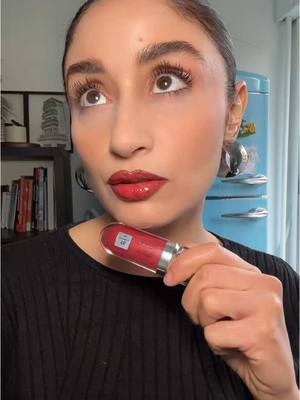 A post by @nejlaa_belh on TikTok caption: Qu’en penses-tu ma gazelle ? ♥️ Réf du combo: - KIKO smart fusion lip liner réf 31 - KIKO Smart fusion lipstick réf 404  KIKO 3d lipgloss teinte 16 @KIKO Milano  #makeup #combolevres #kiko #lipcombo #lipcombotutorial 