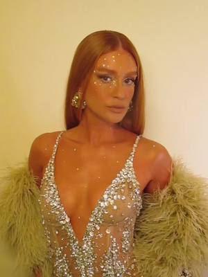 A post by @marinaruybarbosa on TikTok caption: ✨ #carnaval 