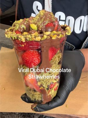 A post by @its_sogood on TikTok caption: Viral Dubai Chocolate Covered Strawberries #desserts #EasyRecipe #dubaichocolate #fyp #dessert #foodtiktok 