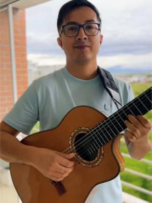 A post by @pablopazrequintista on TikTok caption: Segundos eternos de música 🎸#pablopazrequinto #elrequintodetiktok #rancheras #rolitaschidas 