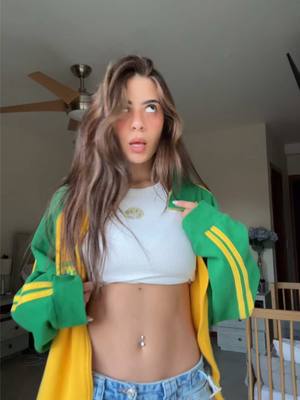 A post by @sabyhidalgo on TikTok caption: 🍑